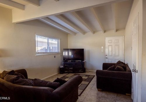 443 Lemar Ave, Oxnard, CA 93036-1334