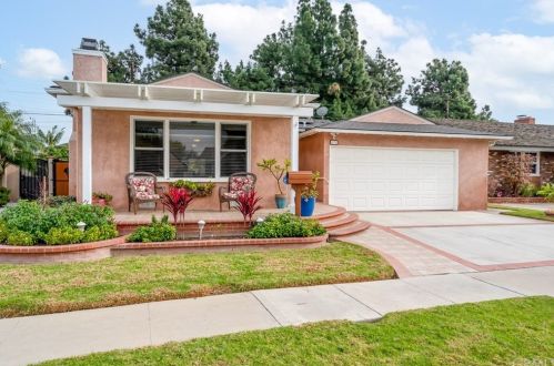 832 Stevely Ave, Long Beach CA 90808-4438 exterior