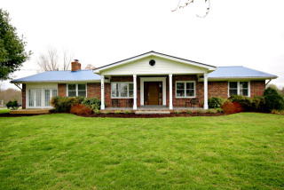 126 Smith Ln, Cookeville, TN 38501-9579