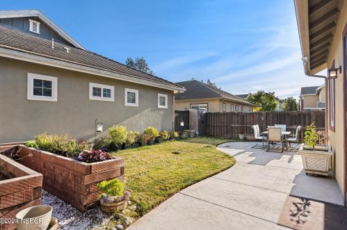 1632 Chianti Ln, Santa Maria CA  93458-6325 exterior