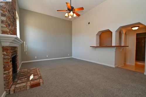 2400 Prosperity Way, San Leandro CA  94578-1124 exterior