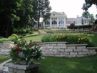 31885 Treasure Island Dr, Chenequa WI  53029-8728 exterior