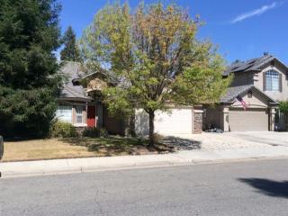 2062 Fox Glen Dr, Fresno, CA 93730-4797