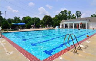 901 Hamlet Ct, Yorktown VA  23693-5015 exterior