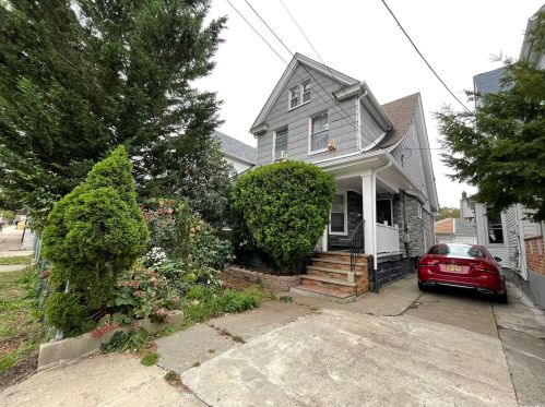 86-16 111th St, Jamaica, NY 11418-1637