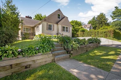 156 Coligni Ave, New Rochelle, NY 10801-2400