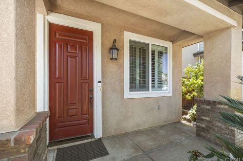 2411 Amelia Ct, Long Beach, CA 90755-4061