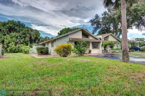 4331 Palm Forest Dr, Delray Beach FL  33445-5708 exterior