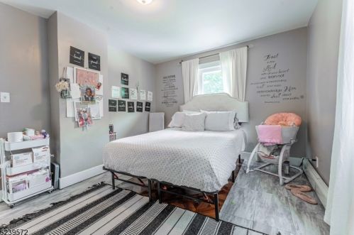 222 Maple Ave, East Orange NJ  07017-4504 exterior