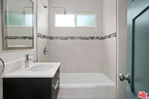 3985 Alta Mesa Dr, North Hollywood CA  91604-4010 exterior