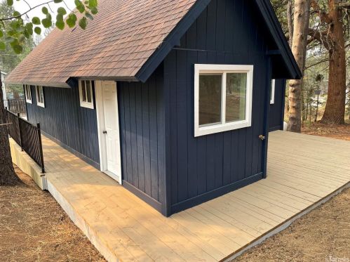 2161 Pinewood Dr, South Lake Tahoe CA  96150-5146 exterior