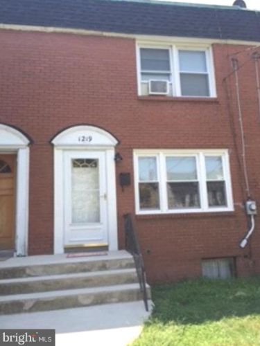 1219 Genesee St, Trenton, NJ 08610-6202