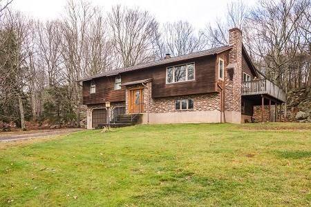 53 Earl Roberts Rd, Higganum, CT 06441-4001