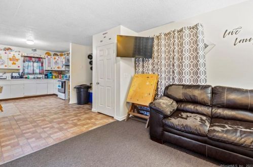 140 Chestnut St, Norwich CT  exterior