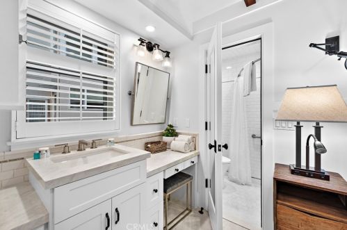104 Onyx Ave, Newport Beach CA  92662-1208 exterior