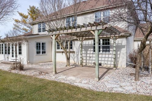 2985 Pine Ridge Rd, Oshkosh, WI 54904-8469