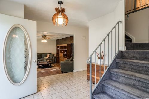 12 Marcy Dr, Mount Sinai, NY 11766-2212