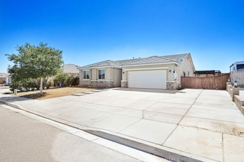 14045 Snowbird Ln, Victorville, CA 92394-6747