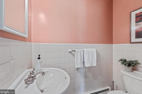 568 Countess Dr, Yardley PA 19067-4616 exterior