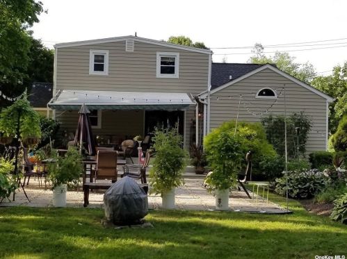 144 Old Country Rd, Huntington Station NY  11747-1814 exterior