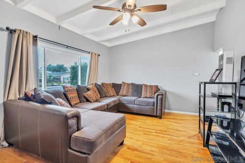 5819 Roanoke St, San Diego, CA 92139-3427