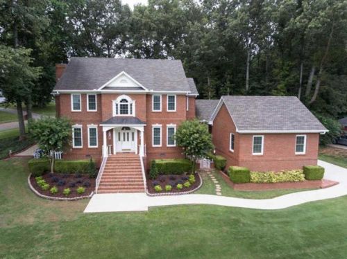 200 Wedgewood Ter Rd, Madison AL  35757-8909 exterior