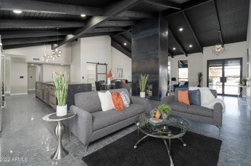 7702 Villa Theresa Dr, Glendale AZ 85308-8092 exterior