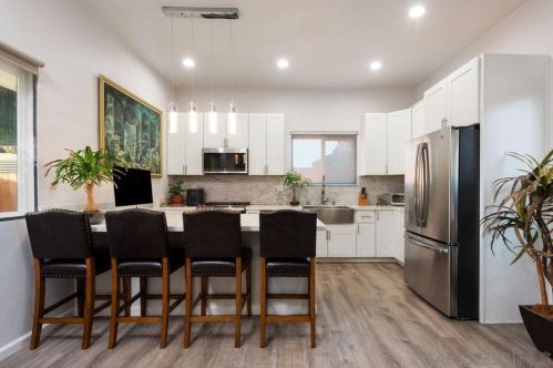 4075-77 Clairemont Dr, San Diego CA exterior