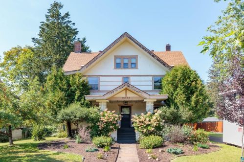 2033 Woodland Ave, Duluth, MN 55803-2467