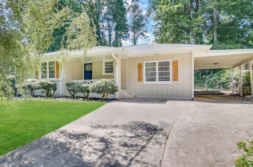 4095 Indian Creek Cir, Stone Mountain GA  30083-5427 exterior