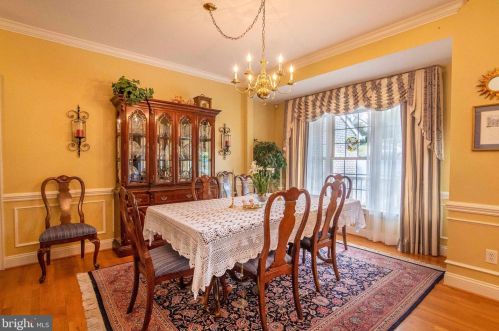 160 Manor Dr, Edinburg VA  22824-3579 exterior