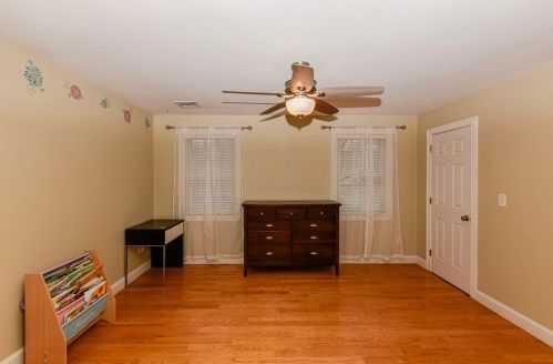 51 Hastings Rd, Dedham MA 02026-5407 exterior