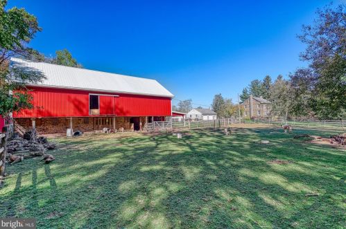7455 Hillside Dr, Spring Grove PA  17362-8555 exterior