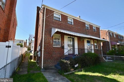 4373 F St, Washington, DC 20019-4253
