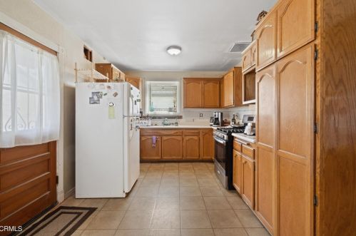 623 Poplar St, Oxnard, CA 93033-4608