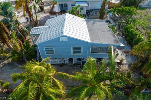 251 Pearl St, Fort Myers Beach FL  33931-3238 exterior