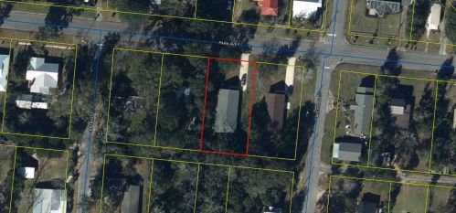 352 Park Ave, Defuniak Springs FL  32435-2611 exterior