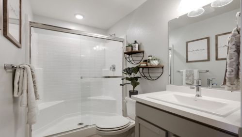 379 Castellana St, Los Banos CA  93635 exterior