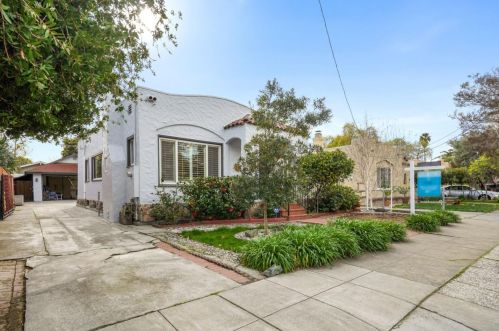 1186 Cleveland St, Redwood City, CA 94061-2235