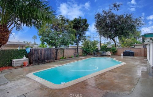 7712 Davmor Ave, Stanton CA 90680-3113 exterior