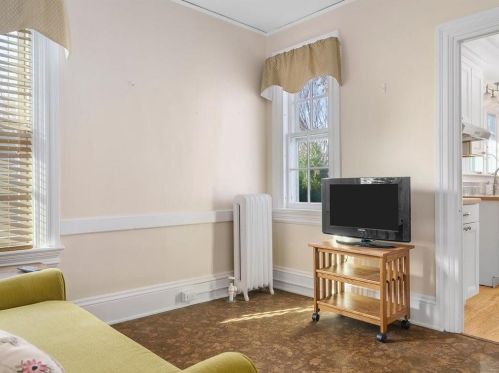 29 Dover St, Providence RI 02908-4416 exterior