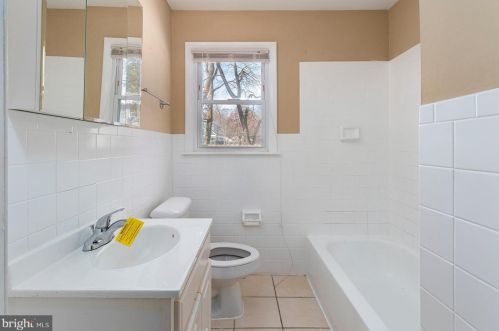 605 Washington Ave, West Deptford NJ  08096-3547 exterior