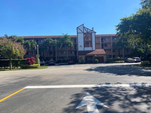 7300 Amberly Ln, Delray Beach, FL 33446-2949