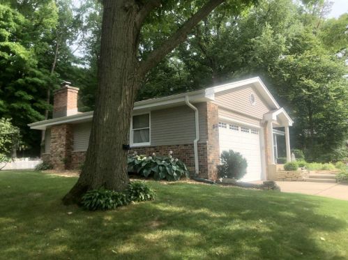 4915 Sussex Ln, Greendale, WI 53129-2024
