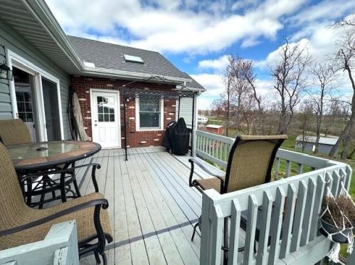 450 Jeffrey Ln, Zanesville, OH 43701-9773