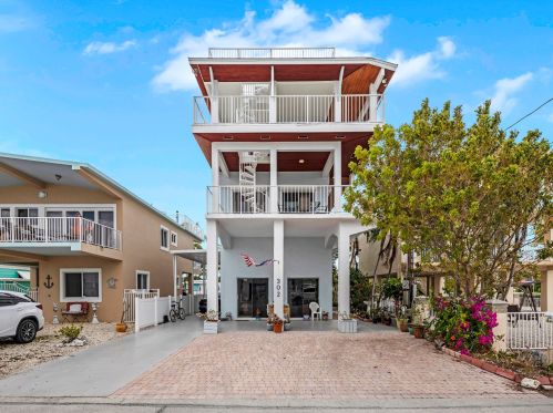 302 Little Miss Muffett Ln, Key Largo, FL 33037-3909