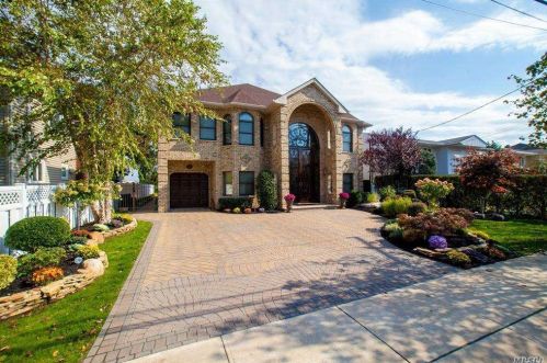 2811 Judith Dr, North Bellmore, NY 11710-5308