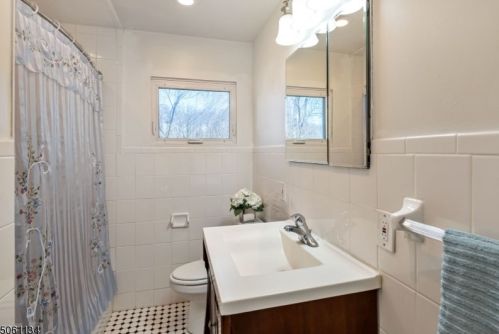 52 Parkway, West Paterson NJ  07424-1228 exterior