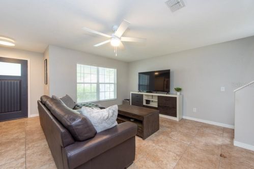 2546 150th Ave, Lutz, FL 33559-3115