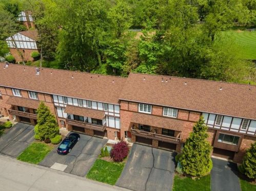 337 Woodbridge Dr, Pittsburgh, PA 15237-3364